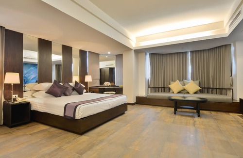 Bang Rak Hotel | The Grand Sathorn