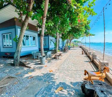 Takat Ngao Resort | The Iris Resort