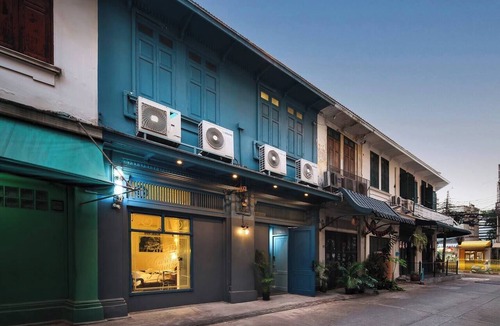 Bang Rak Apartment | The Jewelry · The Boutique Favorite