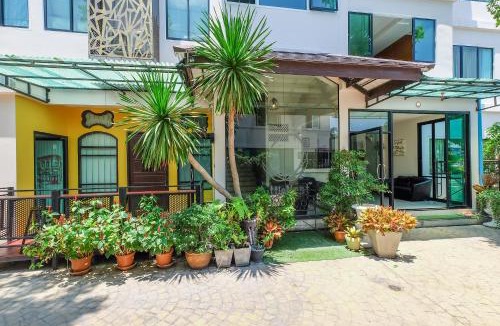 Talat Nuea Hotel | The Little Nest Phuket