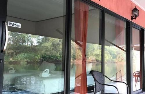 Hin Dat Resort | The Raft Land Resort