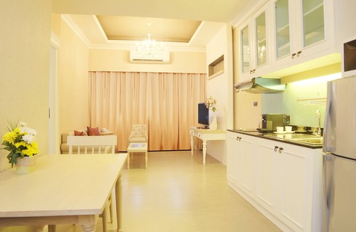 Silom Hotel | The Raya Surawong Bangkok