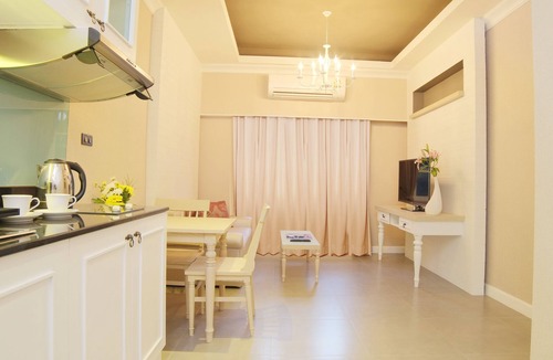 Silom Hotel | The Raya Surawong Bangkok