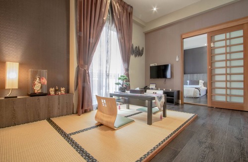 Bang Lamphu Lang Hotel | The star of sathon Japanese type Room 201
