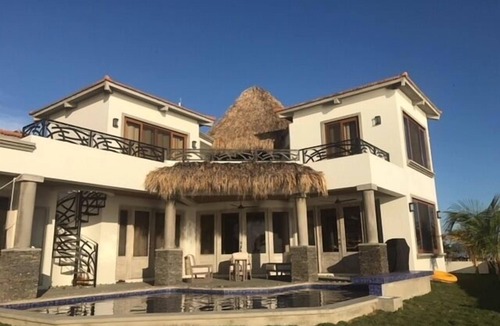 Tola House | The Stunning Ocean Pearl on the Beach