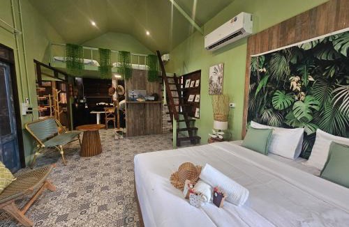 Koh Kaew House | Three Hen Lakeside
