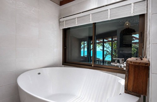 Nuea Khlong Resort | Ting Rai Bay Resort