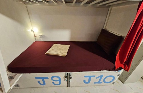 Santuk Hostel | Top Views Retreat