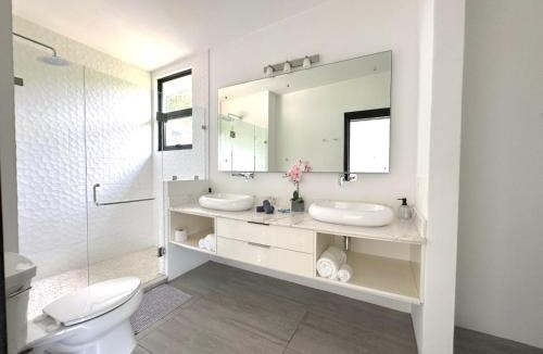 Paradise Bay House | Trendy Loft House - Private Pool - Ocean View - Santa Cruz