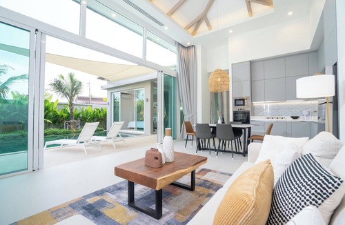 Bang Tao Villa | Tropical Pool Villa – 10 Minutes from Layan Beach