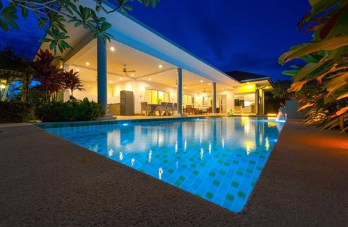 Hua Hin Villa | TropicalFamilyVilla w Pool&Garden ML103