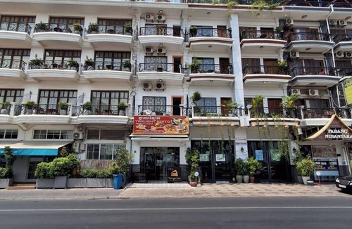 Daun Penh Bed & Breakfast | TWILIGHT INN