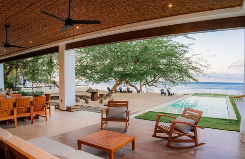 Playa Colorado Villa | Ultra Deluxe Surf Front Estate @Colorados