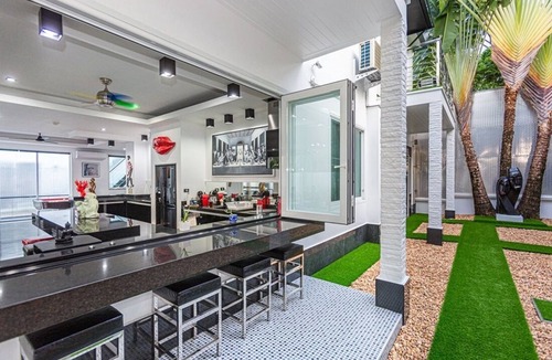 Ban Saiyuan Villa | Unique 7 bedrooms sea view villa Rawai Phuket