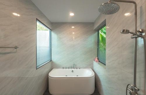 Ban Saiyuan Villa | V193 Next-Door Villas 6BR 2 Pools For Group Vibe!