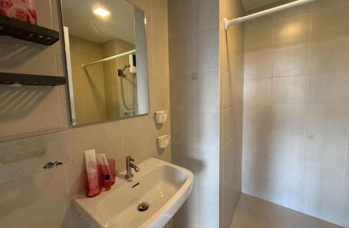 North Pattaya Apartment | Vay Pothisan