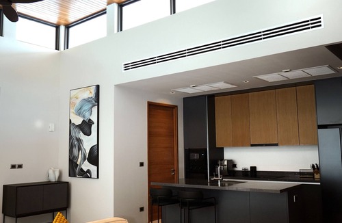 Si Sunthon Villa | Villa Altessa 3BR | Modern Loft II | Botanica