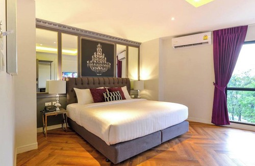 Chana Songkhram Hotel | Villa De Khaosan