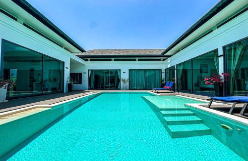 Ban Saiyuan Villa | VILLA DESTINY - Luxury Villa Near Nai Harn Beach