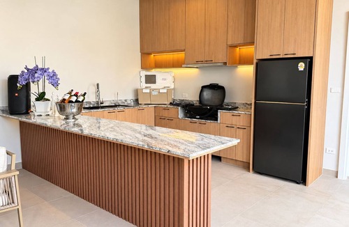 Jomtien House | Villa Mare, Luxurious 7-Bedroom Retreat Private Villa, 5 mins walk to Beach