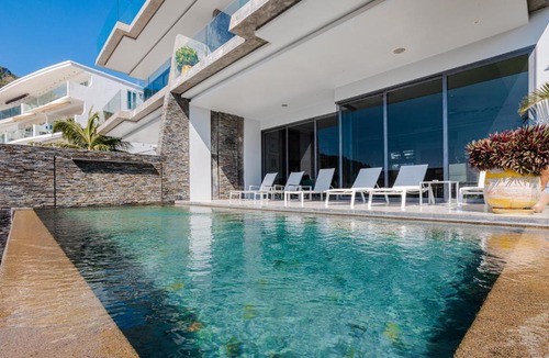 Kata Villa | Villa Momo seaview pool & game room Kata