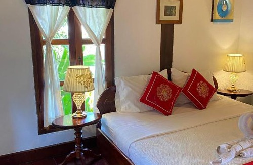Luang Prabang Hotel | Villa Ouis NamKhan Riverside
