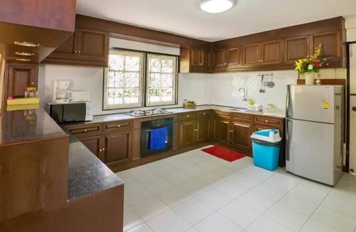 Jomtien Villa | Villa Rose Private Pool and Jacuzzi