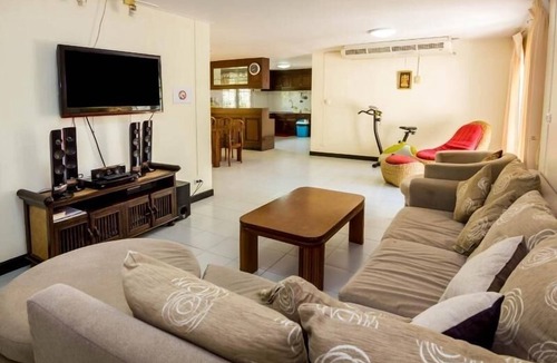 Jomtien Villa | Villa Rose Private Pool and Jacuzzi