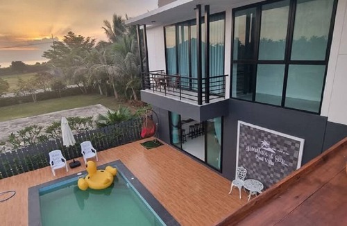 Ang Thong Villa | Villa, sleeps 15, Pool with slider, Wi-fi, karaoke, pool table, BBQ, parking .