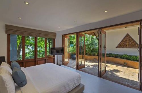 Kata Villa | Villa Sunyata - Phuket Oceanfront 8-Bedroom Luxury Villa - 5-Minute Walk to Kata Beach