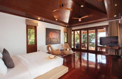 Kata Villa | Villa Sunyata - Phuket Oceanfront 8-Bedroom Luxury Villa - 5-Minute Walk to Kata Beach