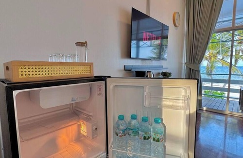 Hua Hin Apartment | Wander at Bayside 19 | Beachfront Half-Villa, friends (sleeps 14)
