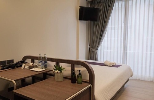 Thanon Phetchaburi Hotel | Warm Pillow Hotel Bangkok