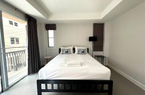 Wang Burapha Phirom Apartment | X Mitr Inn Mrt Samyot Station - The Grand Palace