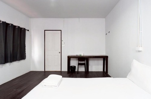 Wat Bowon Niwet Apartment | xx Mitr Inn Khaosan - มิตร อินน์ ข้าวสาร