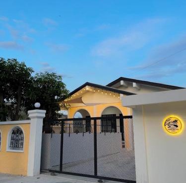 ชรินพูลวิลล่าบางแสน Swan Villa Bangsaen Won Beach in Pattaya