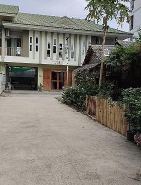 บ้านสวนอุ่นใจรีสอร์ท ณ บางแสน