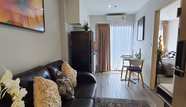 0 Minute to Airport Link - 15 minutes to downtown Bangkok