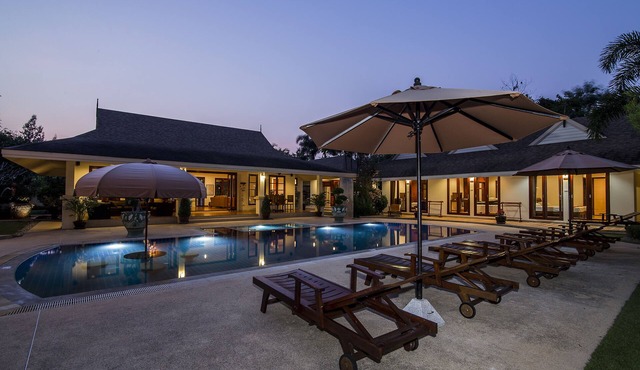 1900m2 private villa with big pool, perfect for families & fast WiFi. In Hua Hin