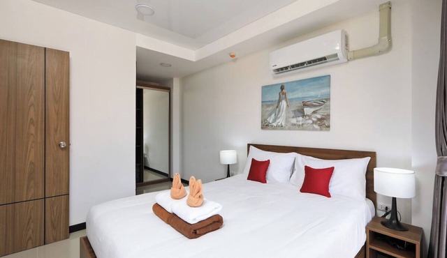 1BR Apartment Mountain View NaiHarn Capital Pro in Rawai
