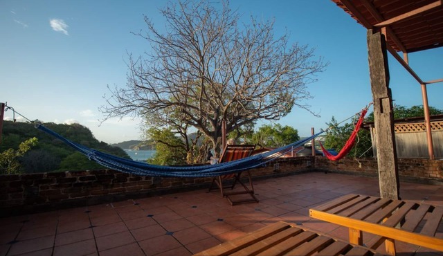 2 bedroom apt with roof terrace and huge wooden deck - 5 min from San Juan Bay. in San Juan del Sur