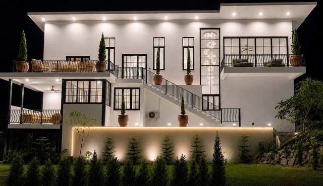 2 min walk to beach Luxury 4-bedroom Villa with AC in Tambon Ko Phangan
