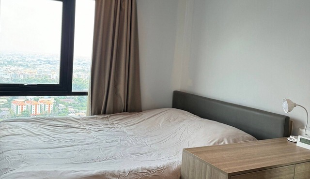 27 fl High rise new condo 1Bedroom next to TaladPhlu BTS