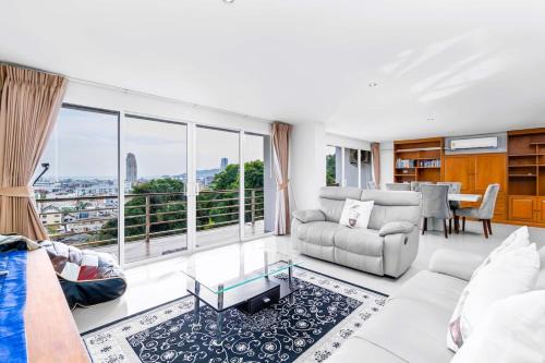 2BR Sea View Condo Near Patong Beach bayshoreC265 in Phuket
