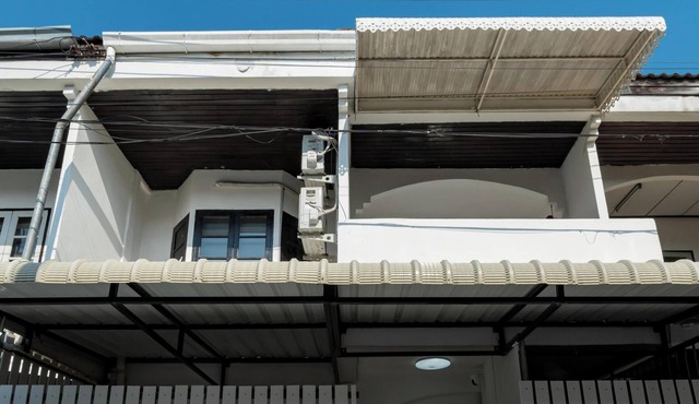 3-bedroom townhome in delightful Pattaya City with AC in Pattaya City