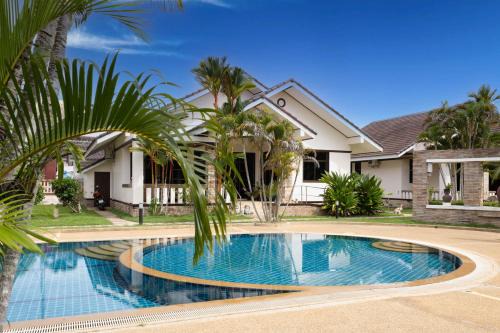 3 bedroom villa at Safir Village, Ban Phe, Rayong