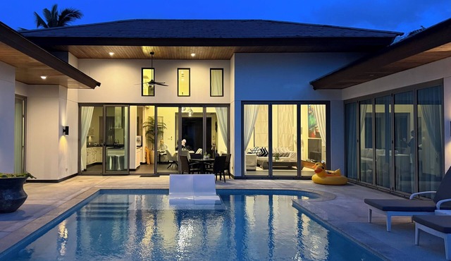 3 BR Pool Villa - Daily Cleaning - Walk to Bangtao Beach, Shops and Restaurants