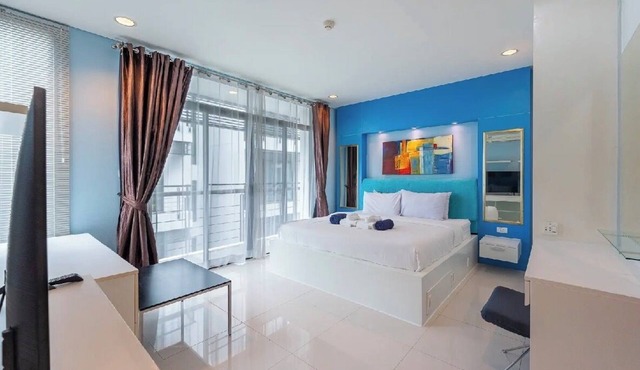 4BR Pool Retreat Quiet Living kamala regent c205