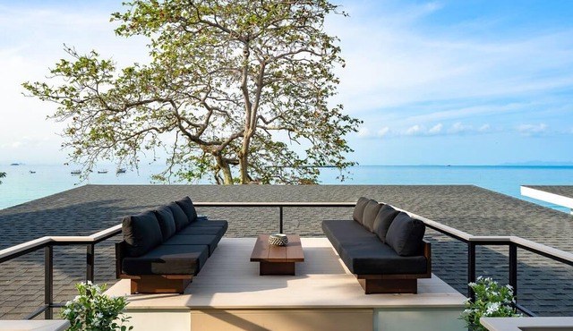 5-Bedroom Beachfront Luxury Villa with Infinity Pool & Sunset Rooftop in Koh Samui