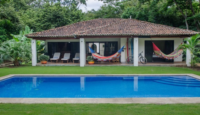 5 Br/ 4.5 Ba House W/ Pool. Just 5 Mins Walk From Beach & Surf Breaks! in Tola